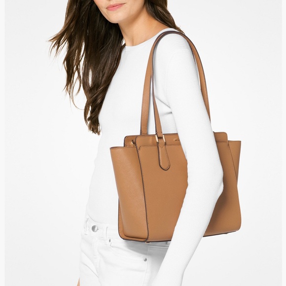 MICHAEL KORS Dee Dee Medium Leather Purse - Picture 3 of 12